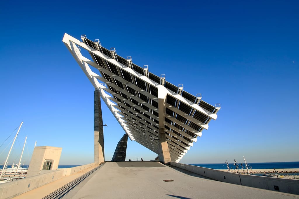 Instalación solar cerca del mar