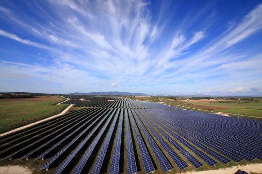 Huge solar power plant